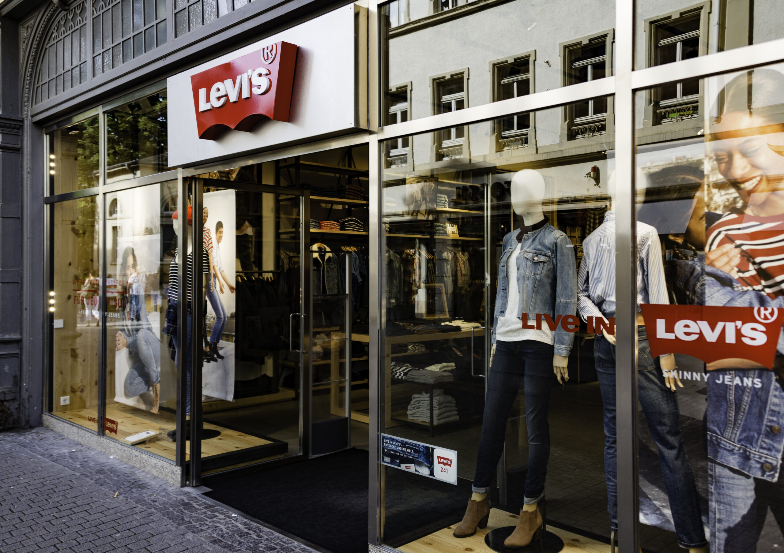 Introducir 31+ imagen levi’s store richmond va